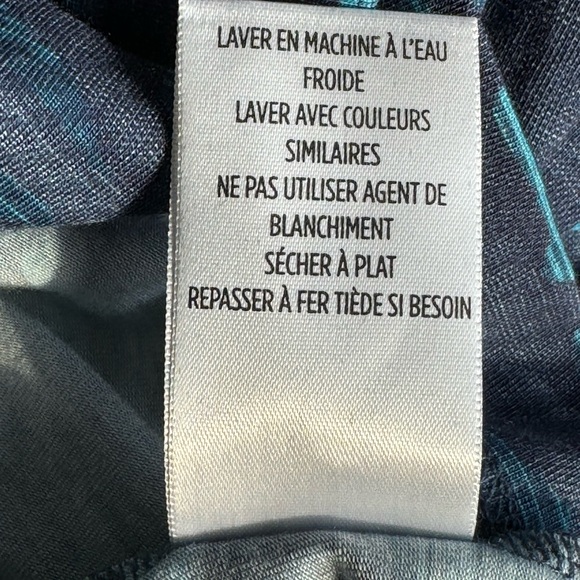 NWT Robert Graham long sleeve modal blend - Picture 7 of 7